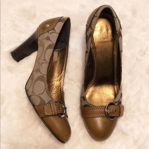Coach classic signature heels